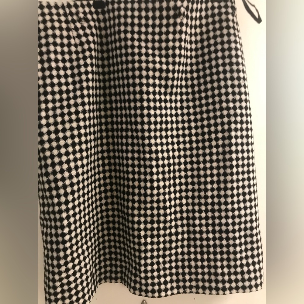 Tahari EUC black and wool houndstooth skirt - Picture 2 of 6